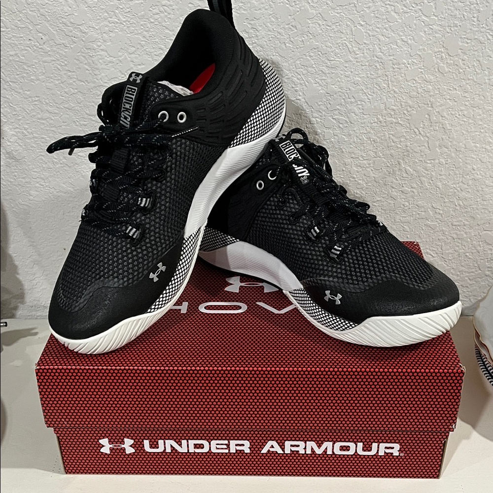 Under Armour Men's Black and White Athletic Shoes